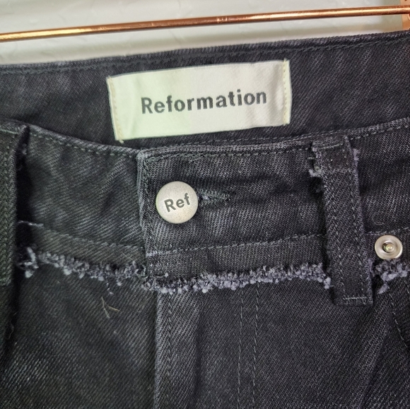 Reformation Black High Rise Raw Hem Crop Jean Size 28 - Picture 3 of 9